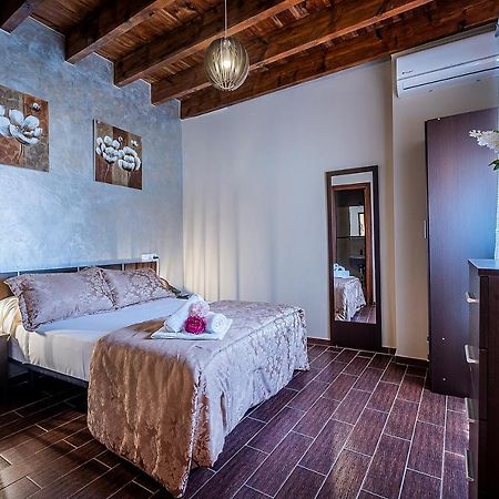 Noches De Triana Hotel Seville Ngoại thất bức ảnh