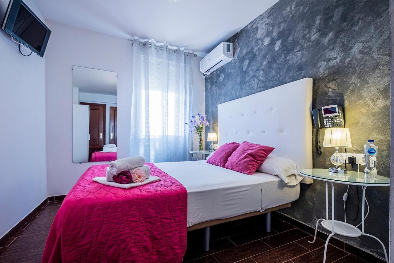 Noches De Triana Hotel Seville Ngoại thất bức ảnh