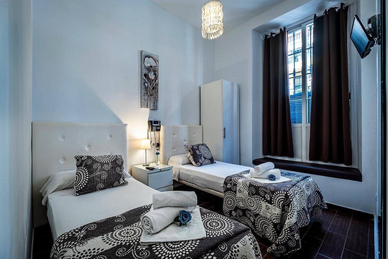 Noches De Triana Hotel Seville Ngoại thất bức ảnh
