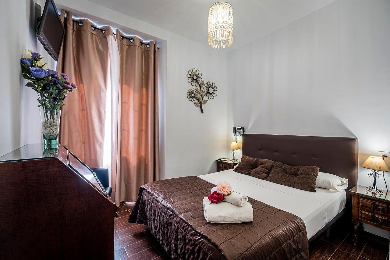 Noches De Triana Hotel Seville Ngoại thất bức ảnh