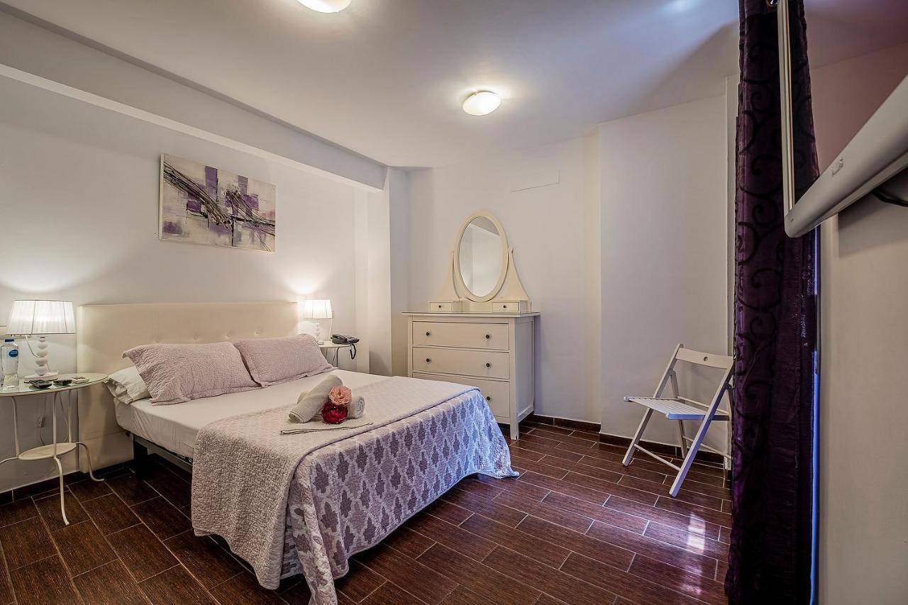 Noches De Triana Hotel Seville Ngoại thất bức ảnh
