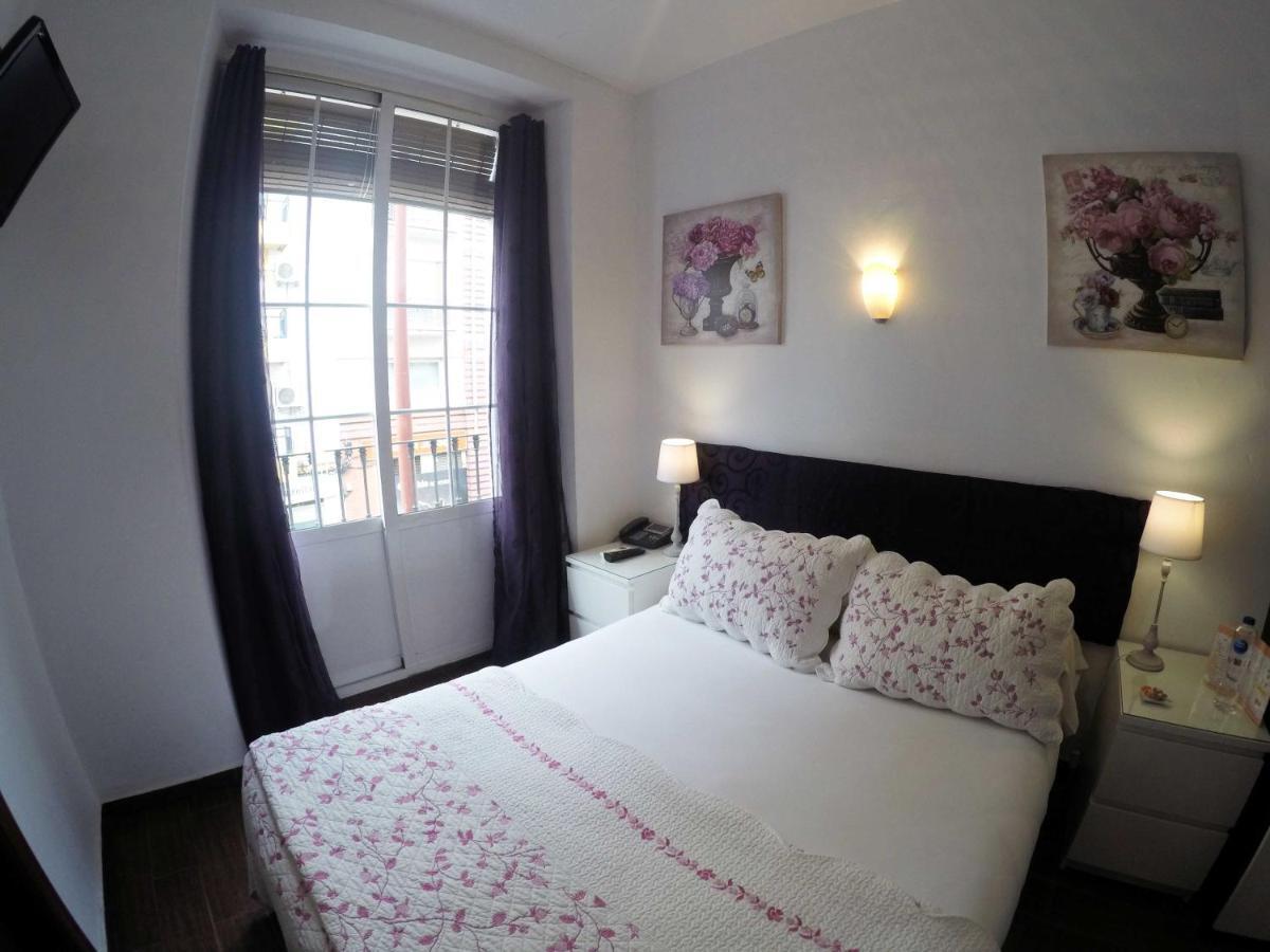 Noches De Triana Hotel Seville Ngoại thất bức ảnh